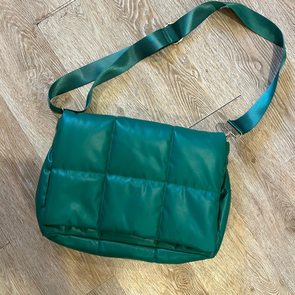 Anthropologie green puffer crossbody tote/ purse. NWOT